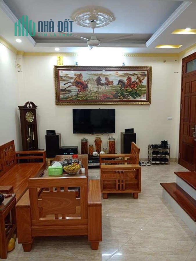 Nhà đẹp Cầu Giấy - Láng, Q. Đống Đa, 40m2x5 tầng. LH: 0846 282 986.