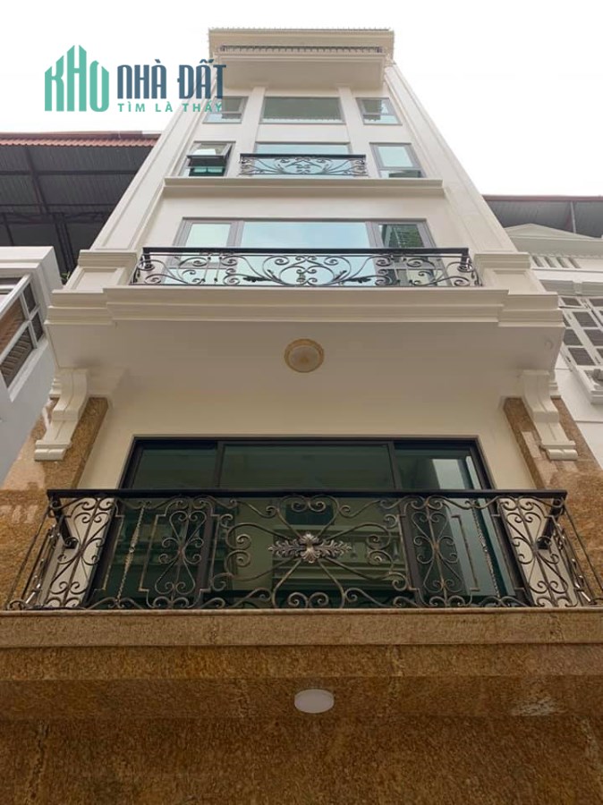 Bán nhà ngõ Thịnh Hào 7 tầng thang máy hiện đại ô tô vào nhà, 46m2