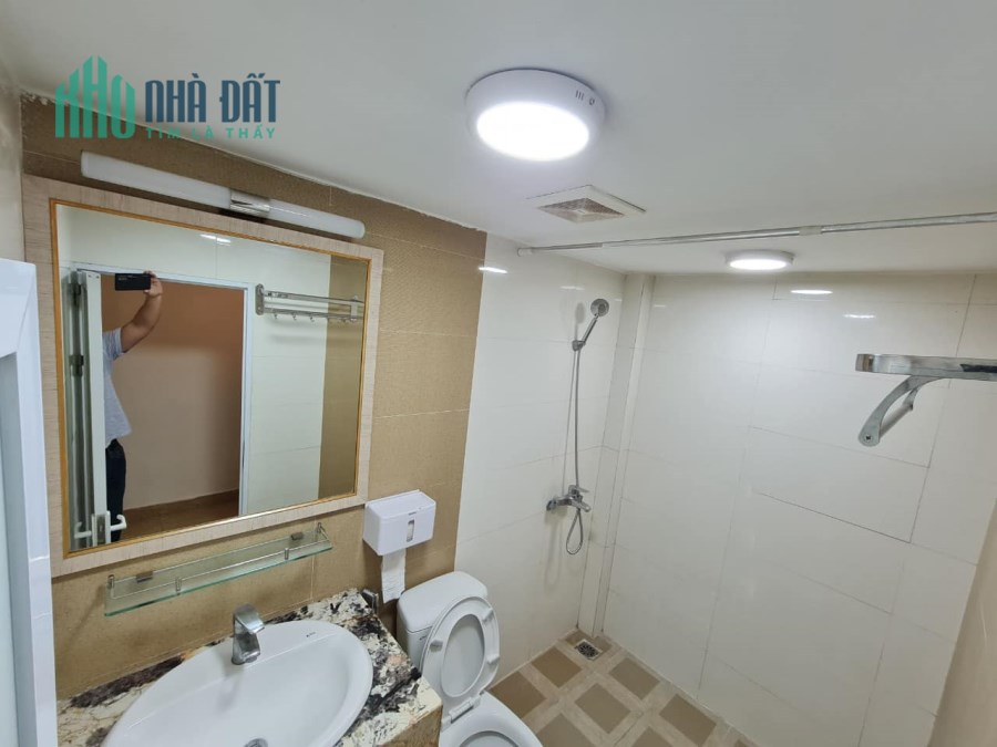 Đức Giang, Long Biên-Ngõ rộng đường thông-Kinh doanh cực đỉnh, 2 ô tô tránh 3,9 tỷ.