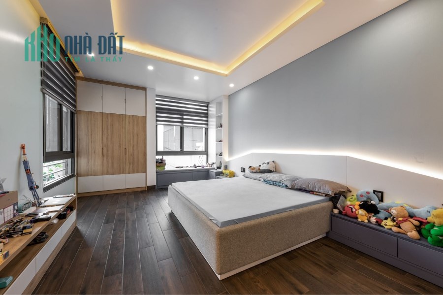 Bán Mặt phố Nguyễn Đình Chiểu giá 14 tỷ, 30m2, căn góc, KD tốt