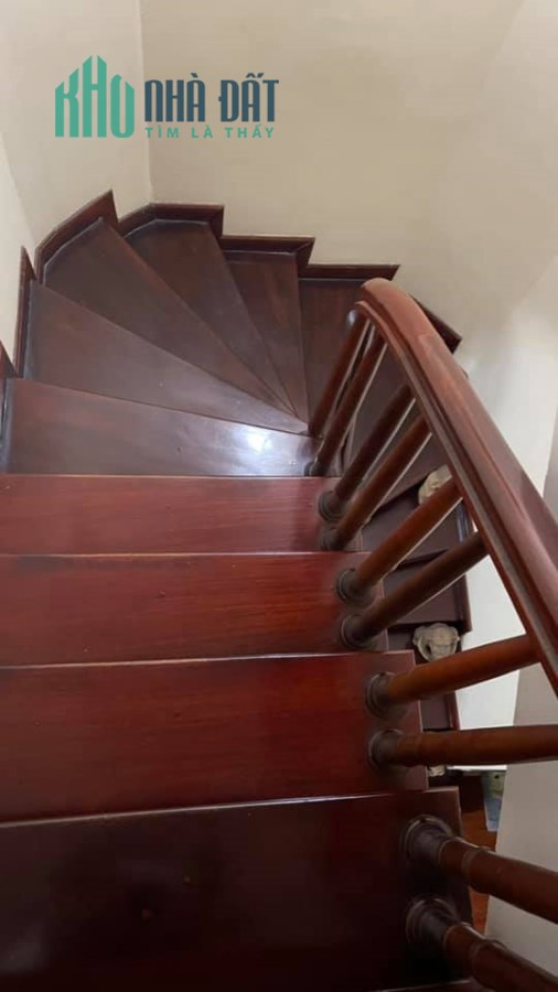 Bán nhà Phố Trần Quốc Hoàn, Cầu Giấy, Hà Nội. 54m2x6t, giá 12.2 tỷ.
