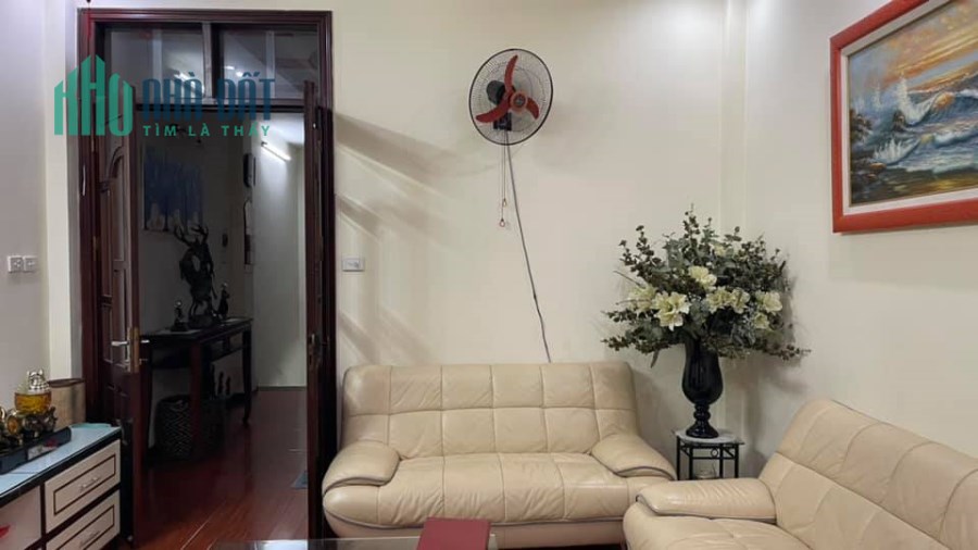 Bán nhà Phố Trần Quốc Hoàn, Cầu Giấy, Hà Nội. 54m2x6t, giá 12.2 tỷ.