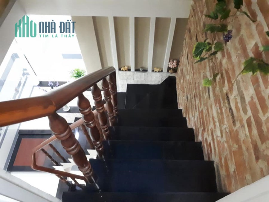 HXH-cho thuê hoặc kinh doanh 5 tầng- CMT8, phường 5 Tân Bình giá 4.8 tỷ