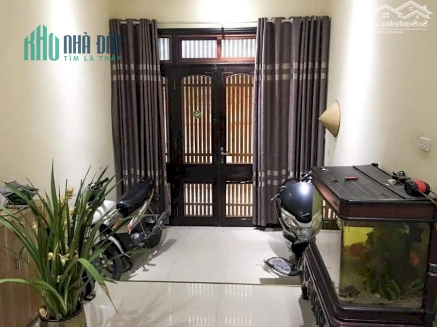 Bán gấp nhà riêng Phố Chùa Láng, Q. Đống Đa. LH: 0846 282 986.