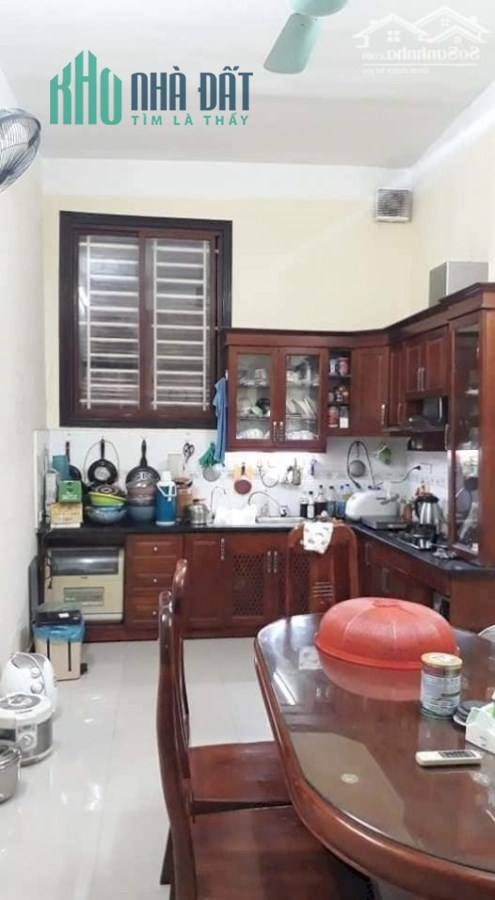 Bán gấp nhà riêng Phố Chùa Láng, Q. Đống Đa. LH: 0846 282 986.