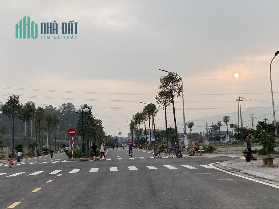 Đất nền biệt thự lô ngoại giao dự án Spring Town, 10tr/m2, thanh khoản nhanh