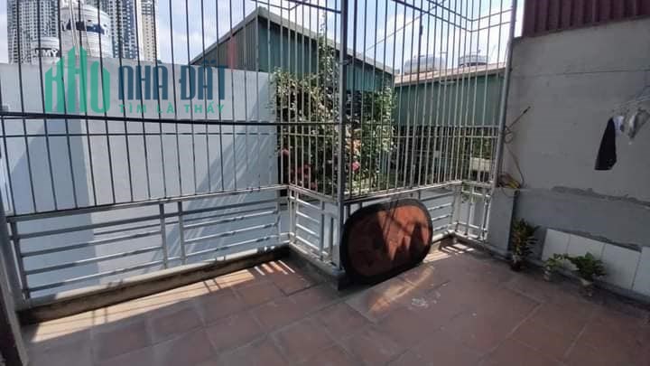 2.65tỷ Nhà phố Ngọc Lâm,Long Biên 30mx5TầngxMT4m,ngõ rộng