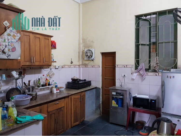 Bán gấp nhà phân lô, ô tô đỗ tận cửa, ở ngay, gần hồ, 50m x 4 tầng, mặt tiền 4m, chỉ hơn 3 tỷ
