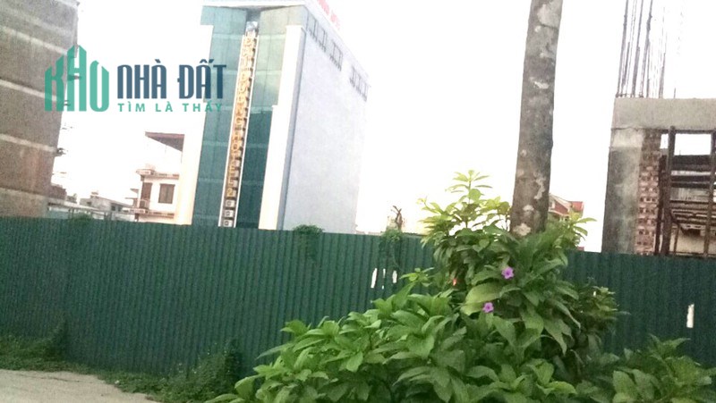 Bán nhà mặt phố Cầu Giấy 290m2, MT 13m, vỉa hè 8m, đường 18m giá chỉ hơn 40 tỷ.