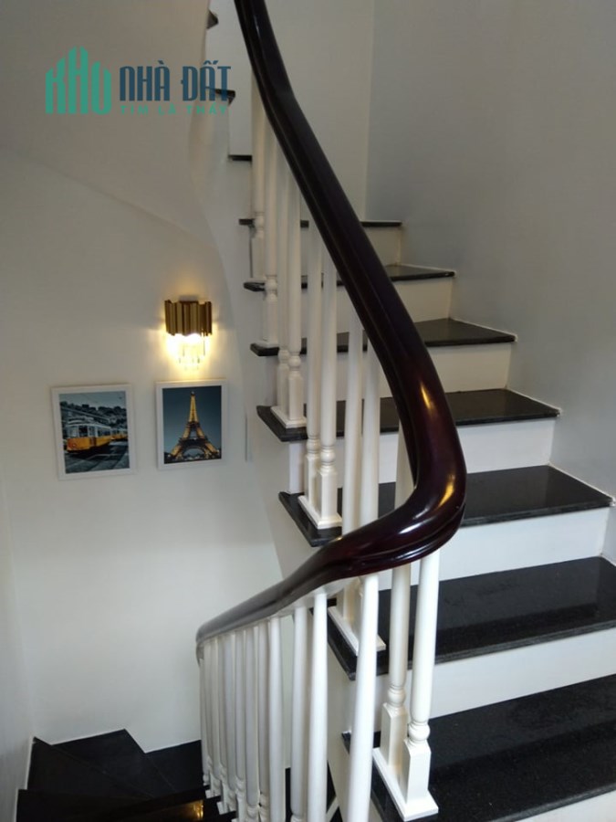 Bán Nhà Siêu Hiếm Phố Trần Khát Chân DT55m2 7m Mặt Tiền giá 3.6 tỷ