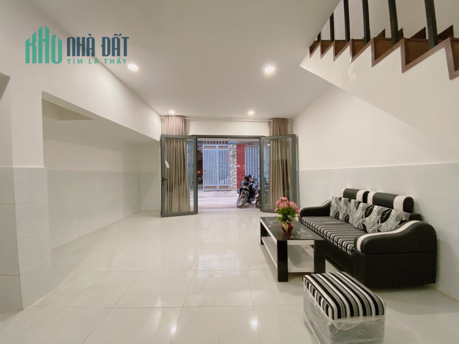 Bán nhà Dương Quảng Hàm, P.5, Gò Vấp: 5 x 9, giá: 4,4 tỷ