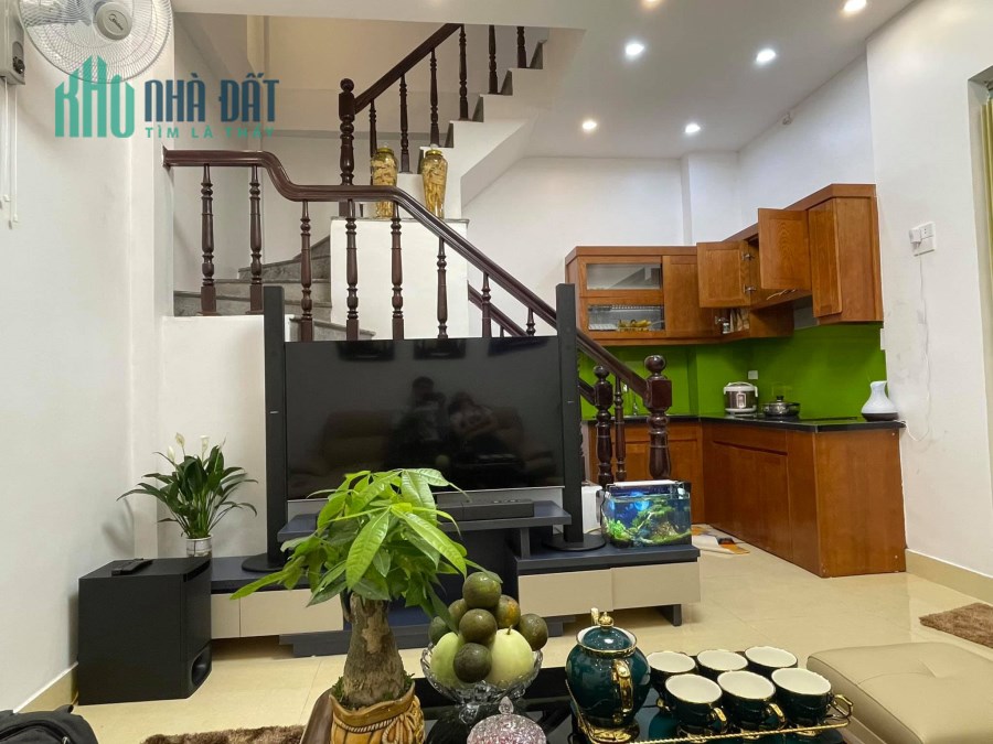 BÁN NHÀ KHƯƠNG TRUNG - SIÊU ĐẸP - VÀI BƯỚC Ô TÔ TRÁNH - NGAY HỒ.