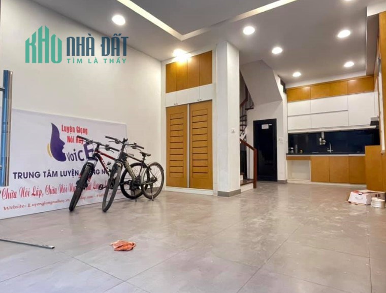 Biệt thự nhỏ giữa Phố thị, Bán nhà THÁI HÀ ĐỐNG ĐA Ô tô tránh, 45m2, MT 5m, 8 Tỷ 5.