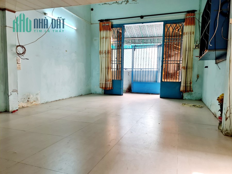 - Bán nhà Cấp 4, Hẻm 994 Huỳnh Tấn Phát, Q.7, Giá 3,18 tỷ, 4mx10m