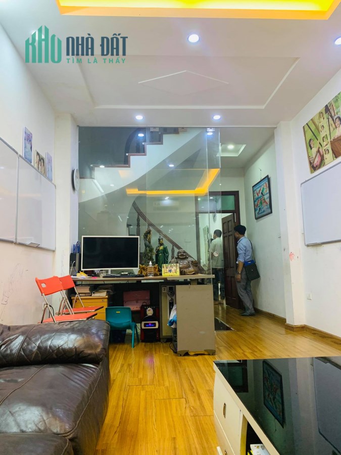 Bán nhà phân lô phố Thái Thịnh, 58m2 *4T,Ôtô đỗ 10m, full Nội Thất, kinh doanh,ngõ thông.