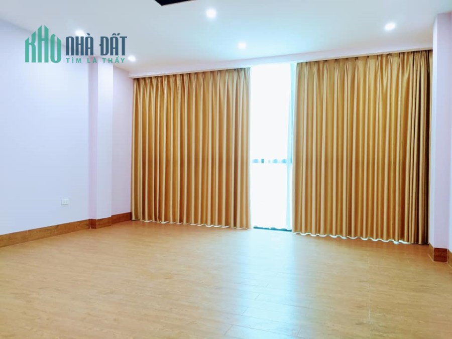 Bán tòa nhà văn phòng Nguyễn Ngọc Nại, 7 tầng, Thang máy, Gara 2 ô tô đỗ
