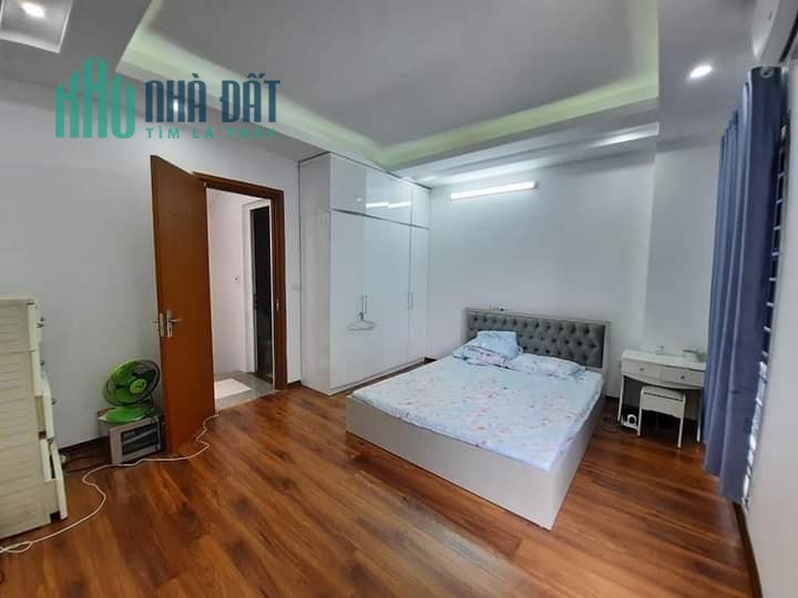 Chính chủ bán nhà phố Nguyễn Lân 5 tầng gần ô tô, tặng nội thất ở ngay 6 tỷ