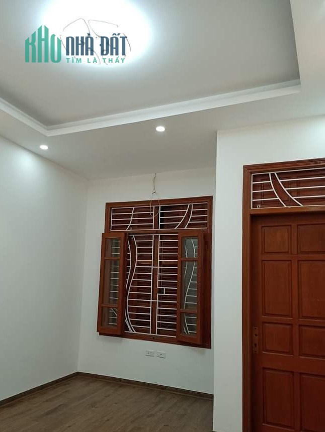 Bán nhà Minh Khai 43m, 3 phòng ngủ, 3,65 tỷ sổ đỏ.
