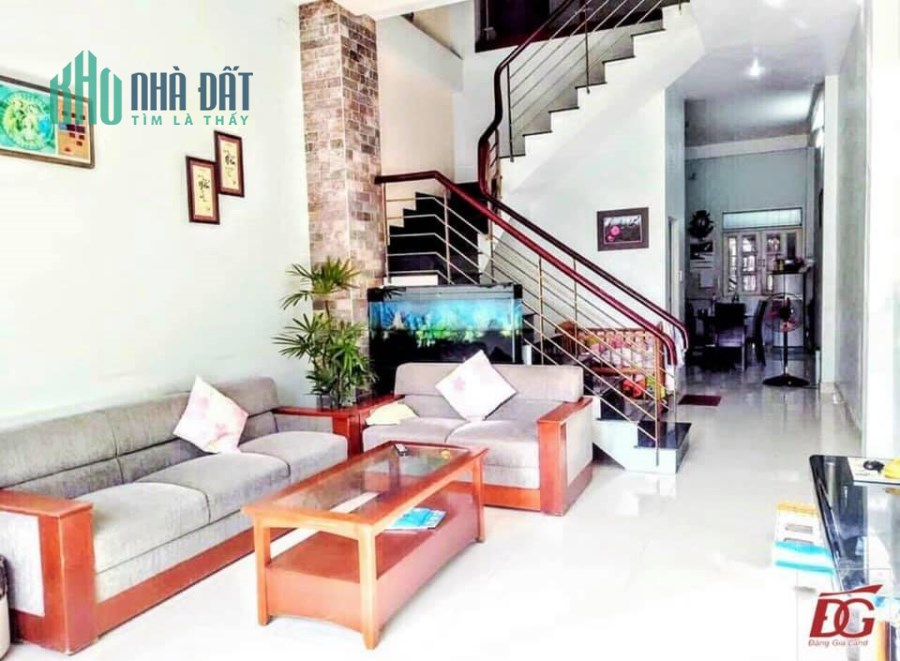 Diện tích 70m2, đường Huỳnh Tấn Phát , Phường Phú Thuận, Quận 7, LH 0387610701.