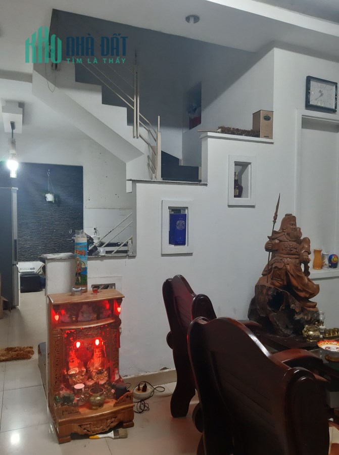 Bán nhà mới khu vực đường Phạm Thế Hiển Quận 8 40m2 xây kiên cố giá 3,3 tỷ.
