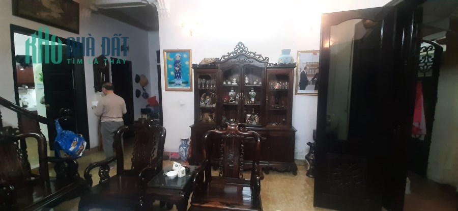 ÔNG CHÚ NHỜ Bán Biệt Thự  CẦU GIẤY, 100m2, 4 Tầng, Hơn 10 tỷ, Lô Góc. LH: 0976772692.