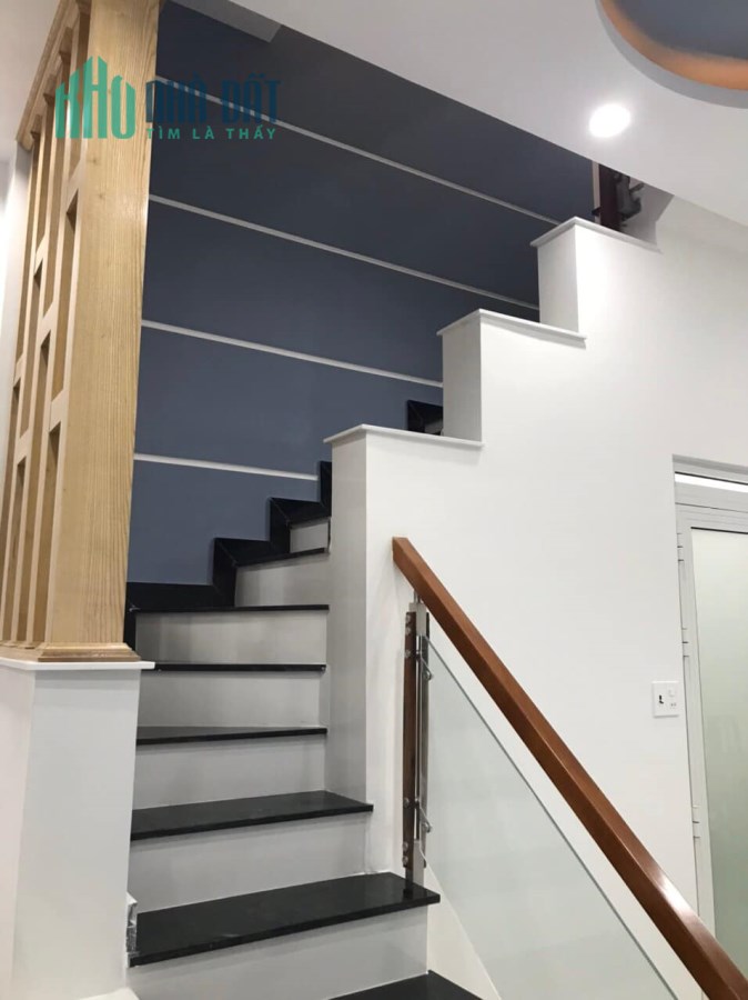 Rẻ nhất khu vực Quận 7, Huỳnh Tấn Phát, chỉ có 3,7 tỷ , DTSD 78m2, 3 lầu, LH ngay 0387610701
