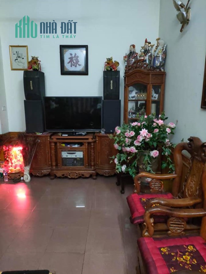 Bán nhà đẹp phố Nguyễn Lương Bằng, Đống Đa 70 m2, đầy đủ tiện ích, giá 9.2 tỷ.