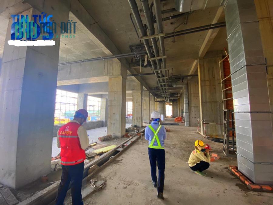 RICCA Q9, TMDV 115m2 cao hơn 10m giá 4,3 tỷ VAT, Phú Hữu, TỐT