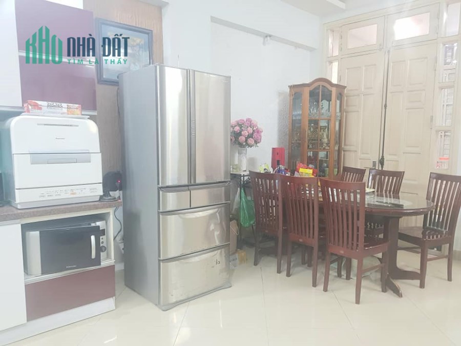 Cực sốc! Bán nhà Trường Chinh, 30m ra phố, 50m2, mặt tiền 5,5m, Giá 6 tỷ 3