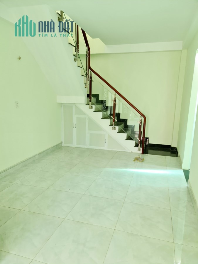 Mặt tiền khủng giá cực rẻ ngay trung tâm Quận 7, phường Tân Phú, sát hẻm xe hơi, lh 0387610701.