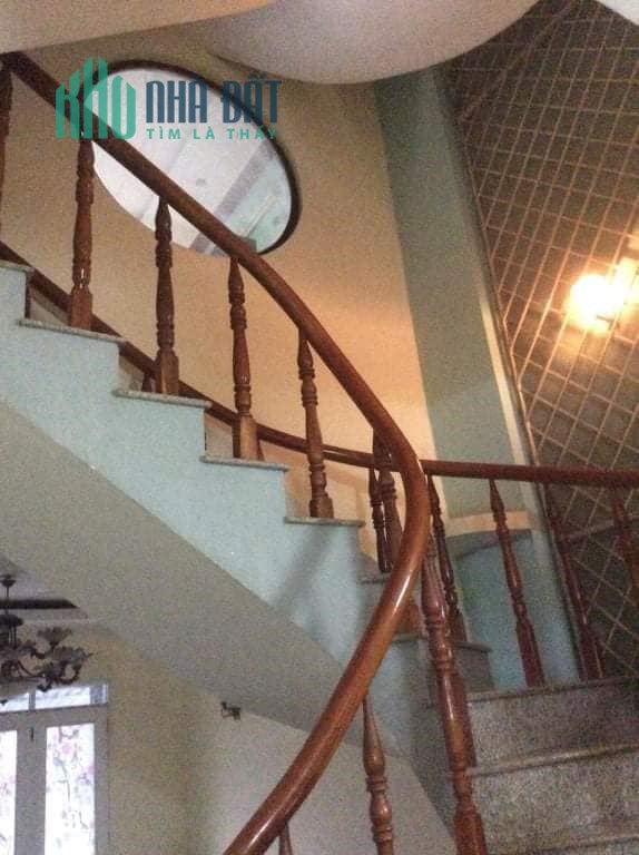 Nhà đẹp 3 tầng tiện lợi cho gia đình đi làm Quận 1,8,4,5  chưa đến 4 tỷ, lh ngay 0387610701 Tân.