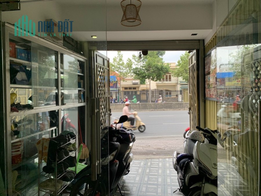 Bán nhà mặt phố Phạm Văn Đồng, P Linh Tây, Thủ Đức 41m2, 4T, vỉa hè, kinh doanh đỉnh, Vị trí đắc địa