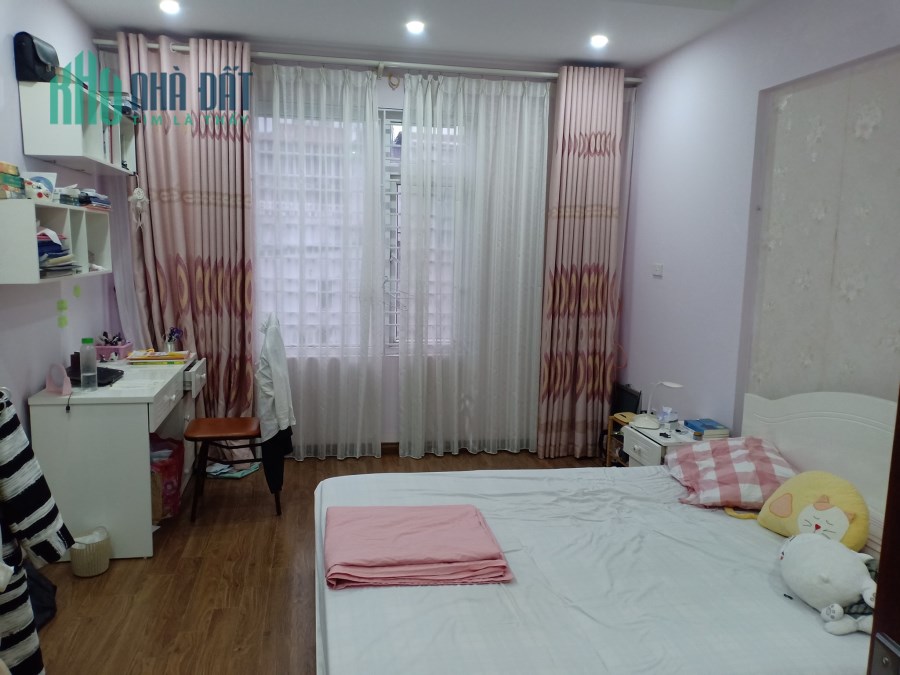 Bán nhà Khương Đình 6 tầng mt 4m ở ngay, ngõ thông 3.3 tỷ có TL