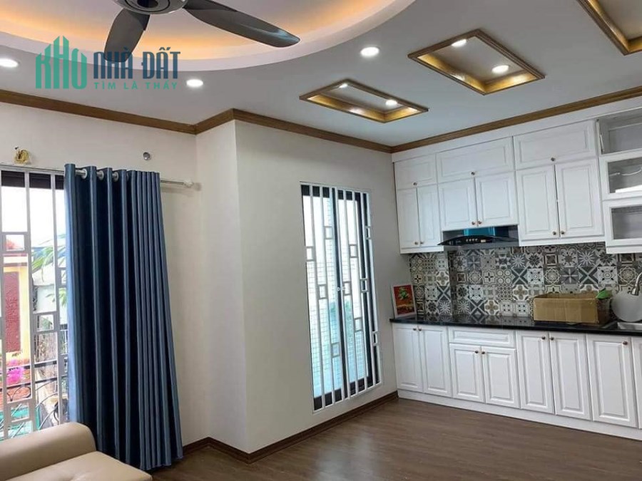 Bán trong tháng Mặt phố Trương Định giá 8.7 tỷ, 65m2, KD đông đúc