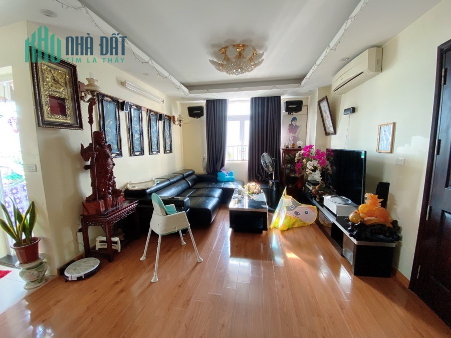 Cần bán gấp nhà ngõ 85 Xuân Thủy giá 21 tỷ, 140mx4 tầng, căn góc