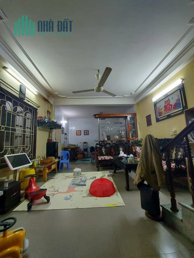 Bán nhà Nguyễn Văn Cừ, Long Biên-Nhà rộng, giá rẻ, view thoáng 120m2x3T chỉ 4,7 tỷ.