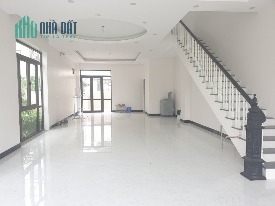 Cần cho thuê nhà 3 tầng 4 PN mới xây còn thơm mùi sơn tại Vsip Từ Sơn