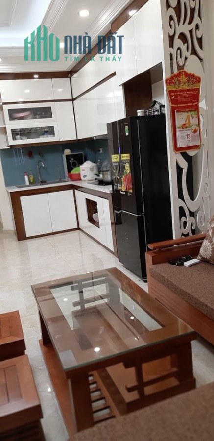 Bán gấp nhà Đầu ngõ Phố Hồng Phúc giá 4.5 tỷ, 28mx3T, oto cách 15m
