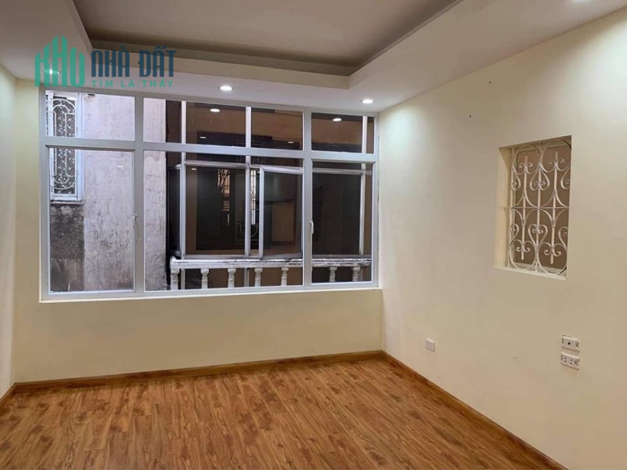 Bán gấp nhà ngõ 77 Bùi Xương Trạch giá 3.75 tỷ, 50mx5T, Mới đẹp