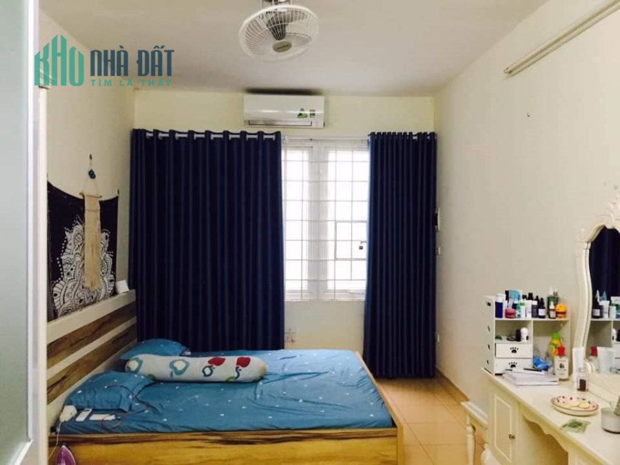 Bán gấp Mặt ngõ Khương Đình giá 4 tỷ, 40mx4 tầng, SĐCC, giao luôn