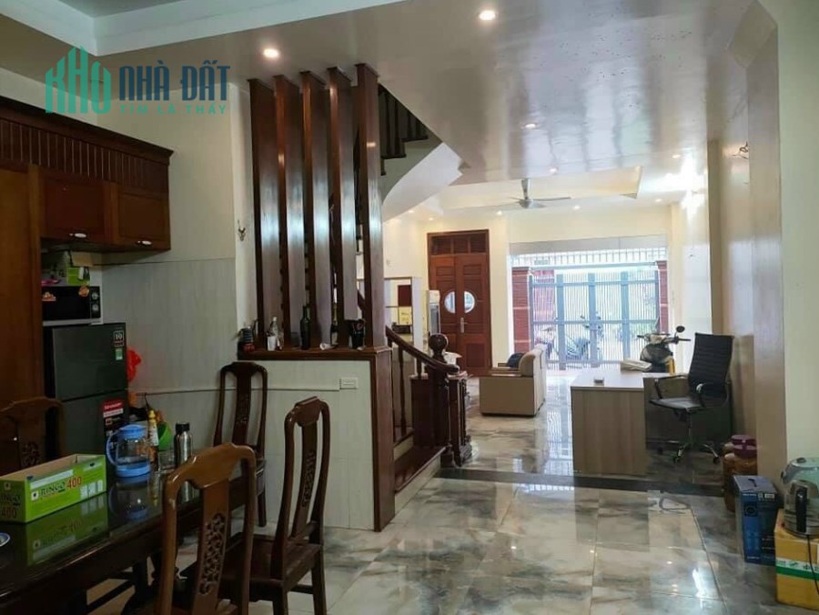CC bán nhà liền kề 6 Làng việt kiều Châu Âu 2 mặt đường, view hồ, nở hậu 92m2x4T chỉ 10.28 tỷ.