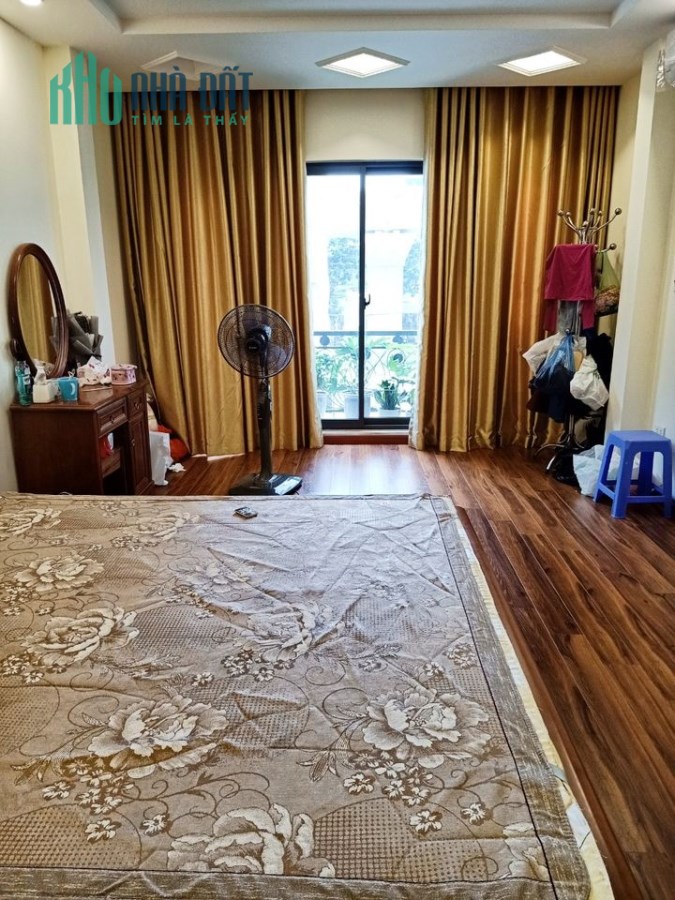 Bán gấp nhà ngõ 325 Kim Ngưu giá 6.55 tỷ, 70mx4T, oto cách 10m