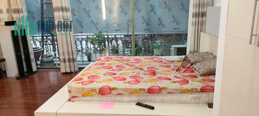 Nhà đẹp ở luôn, 3 thoáng, cách phố 50m, ngõ ba gác