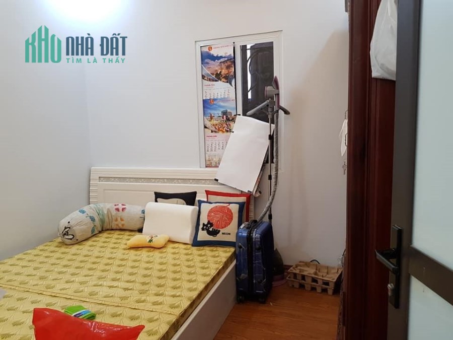 Bán nhà Mặt phố Đội Cấn giá 8.3 tỷ, 35mx4 tầng, Kinh doanh tốt