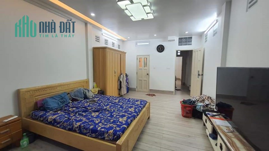 Bán gấp nhà 5 tầng, mới, ở ngay Huỳnh Văn Bánh Phú Nhuận chỉ 6.6 tỷ, TL
