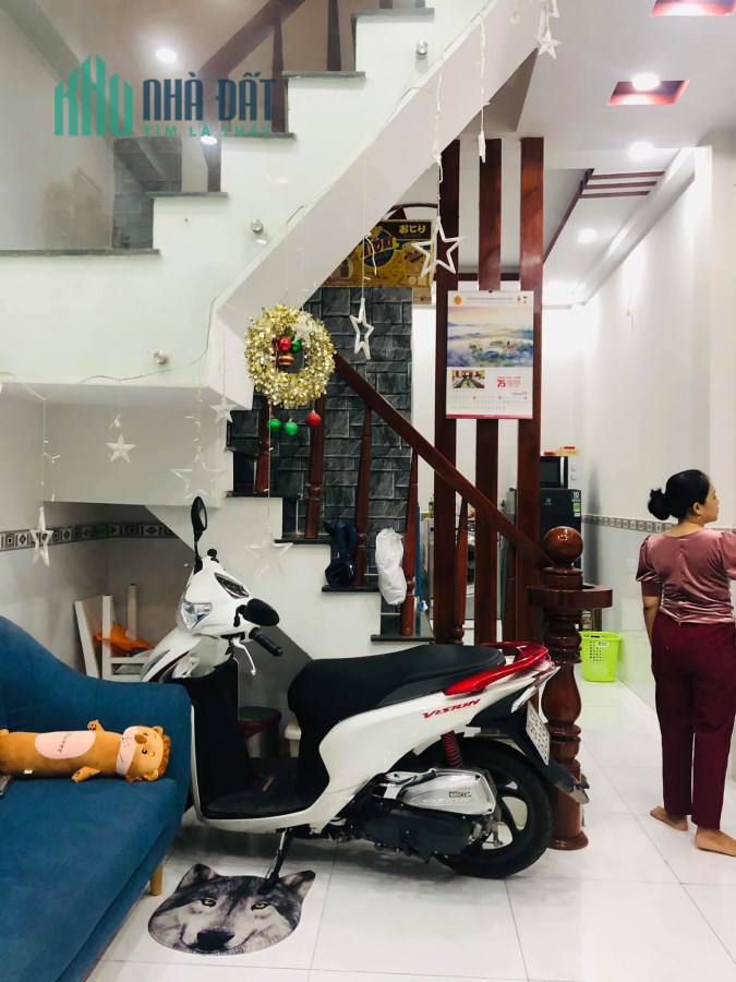 Bán gấp trả nợ do covid 70,4m2 chỉ 3.65 tỷ , tặng nội thất, Huỳnh Tấn Phát, quận 7, lh 0989149953.
