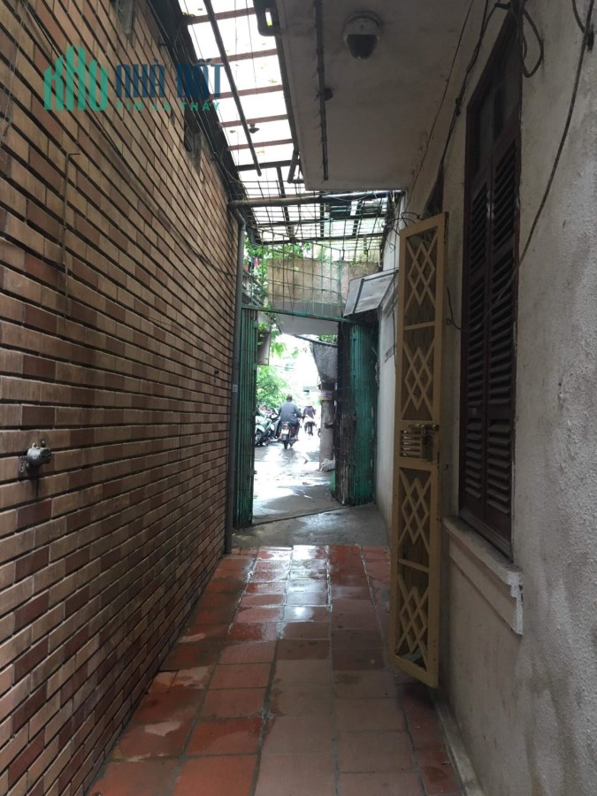 Cho thuê nhà tập thể tầng 1, tại 102 C8b phố Quỳnh Mai, Hai Bà Trưng, Hà Nội