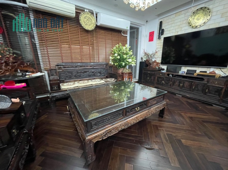 CHÍNH CHỦ BÁN NHÀ ĐẸP PHỐ TRUNG KÍNH, DIỆN TÍCH 60M2, MẶT TIỀN 5.5M, GIÁ 13.8 TỶ