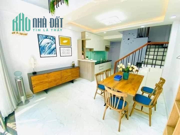 Bán nhà ngay ngã tư Huỳnh Tấn Phát – Nguyễn Thị Thập , quận 7, 4,2 * 20 , lh 0989149953 Tân .