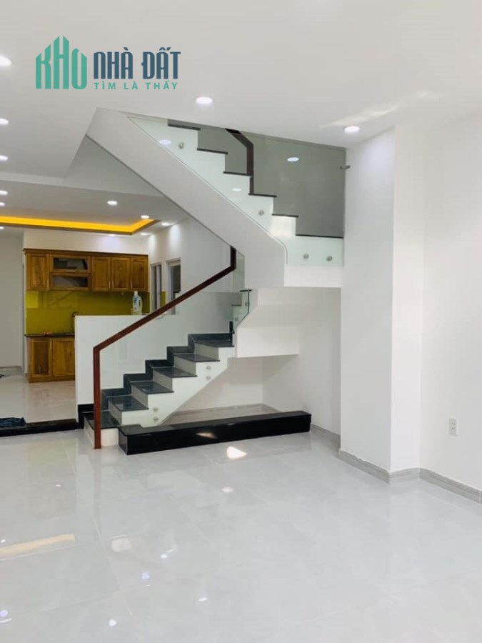 Tài chính 3,5 tỷ xem nhà Trần Xuân Soạn , quận 7, 52m2, còn thương lượng, lh 0989149953 Tân.